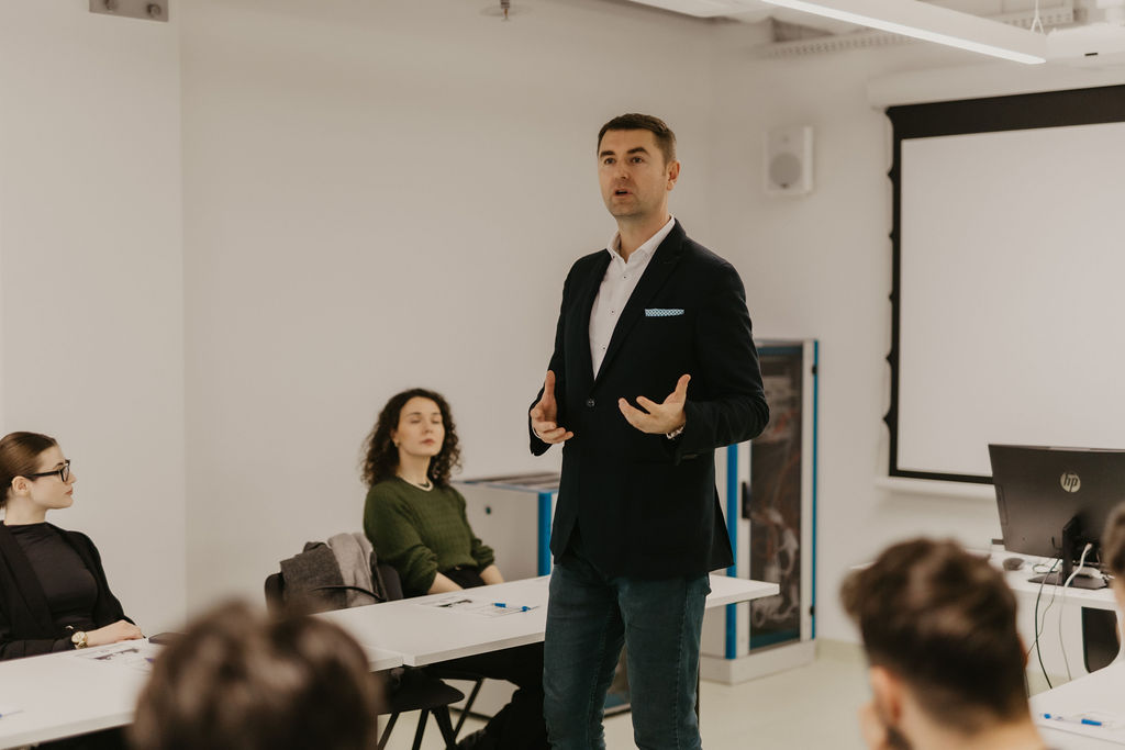 Mala škola politike vol.2 - Predavanje o političkim kampanjama